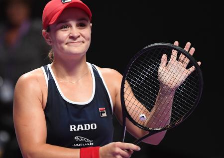 Барти обыграла Свитолину в финале Итогового турнира WTA