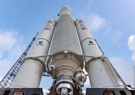 Полёт Ariane 5 с тремя спутниками связи с космодрома Куру отложили