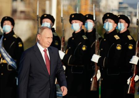 Единство с Крымом: фото визита Путина в Севастополь 