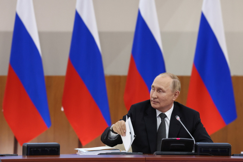 Президент РФ Владимир Путин во время выступления на расширенном заседании президиума Госсовета по вопросам развития национальной туристической индустрии в современных условиях в рамках Восточного экономического форума — 2022 