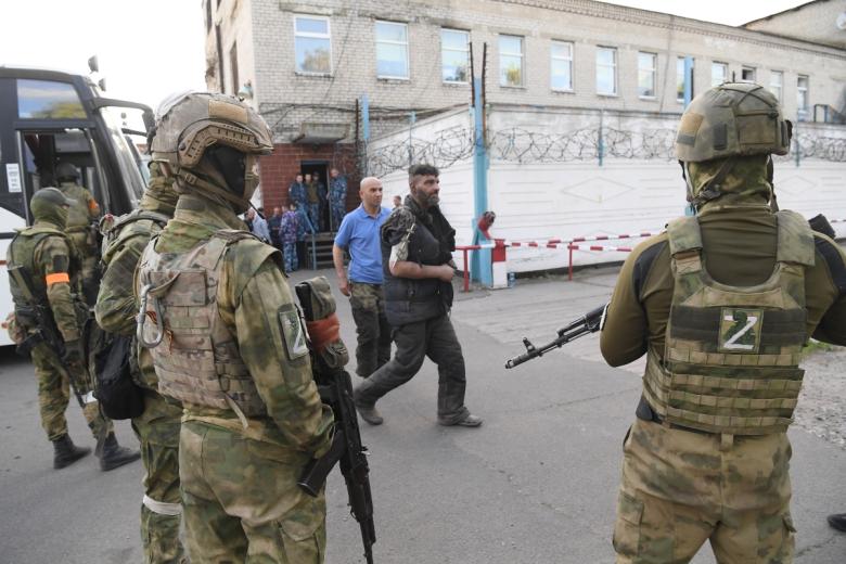 Сдавшиеся в плен украинские военнослужащие