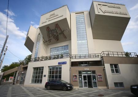 Садальский прокомментировал решение убрать имя Виктюка из названия театра