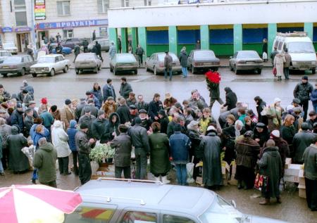 Спор на Западе: отбросит ли Россию в 90-е?