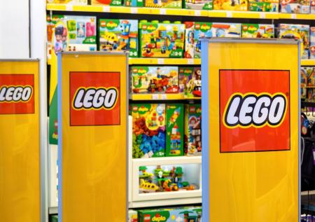 Компания Lego заработала миллиарды после ухода из России