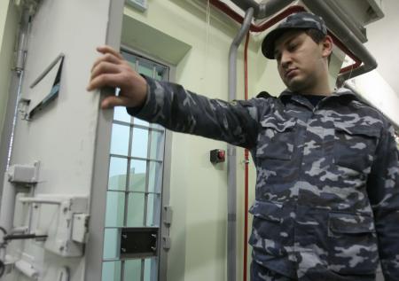 Сотрудники ФСИН будут извиняться перед заключёнными