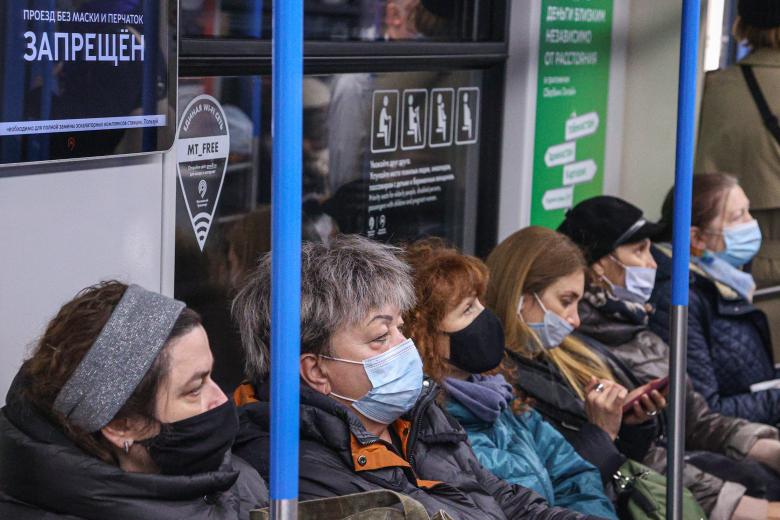 Масочный режим в московском метро