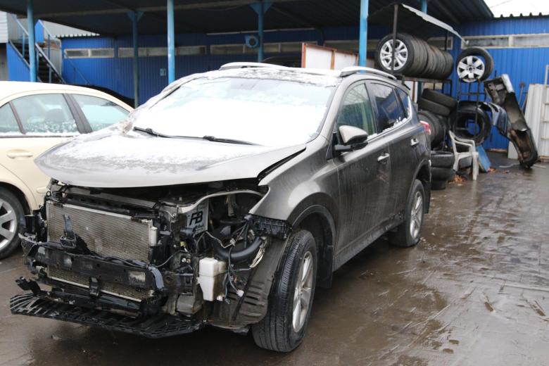 Автомобиль в автосервисе после аварии