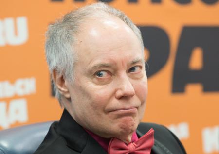 Владимир Конкин ответил на обвинения в романе со своим директором