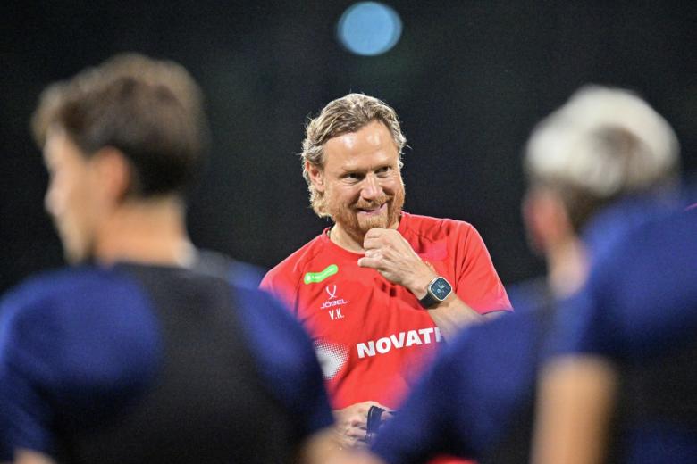 Валерий Карпин
