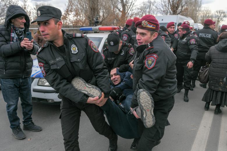 Акция протеста у российской военной базы в Армении