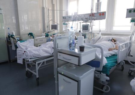 Вирусолог спрогнозировал пик пятой волны коронавируса в России