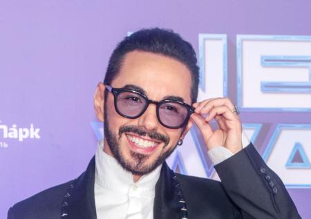 Родригез назвал «смелым» решение бросить жену по телефону