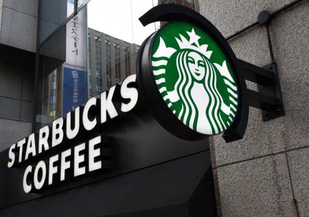 В Мособлдуме предложили отечественную замену кофейням сети Starbucks