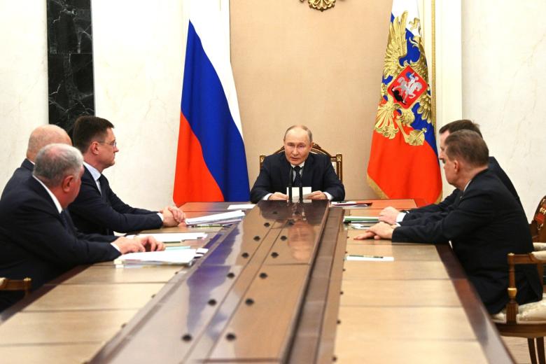 Совещание по вопросам развития топливно-энергетического комплекса