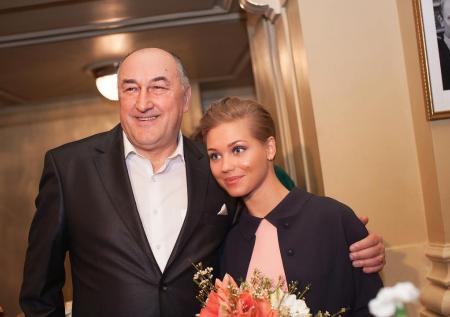 «Что-то сделала с лицом?»: поклонники не узнали Кристину Асмус