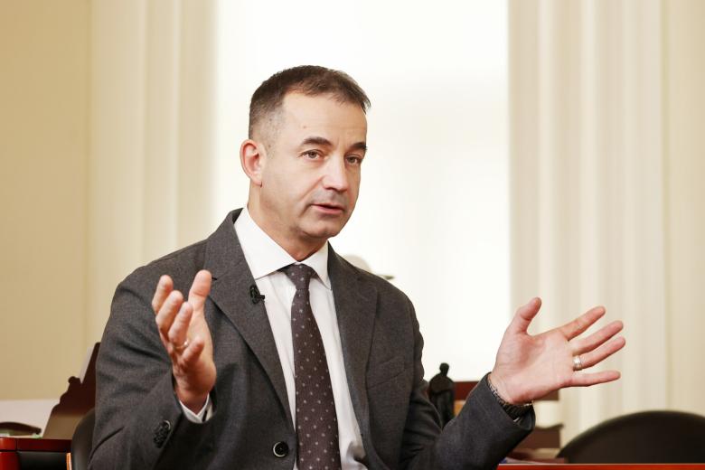 Дмитрий Певцов