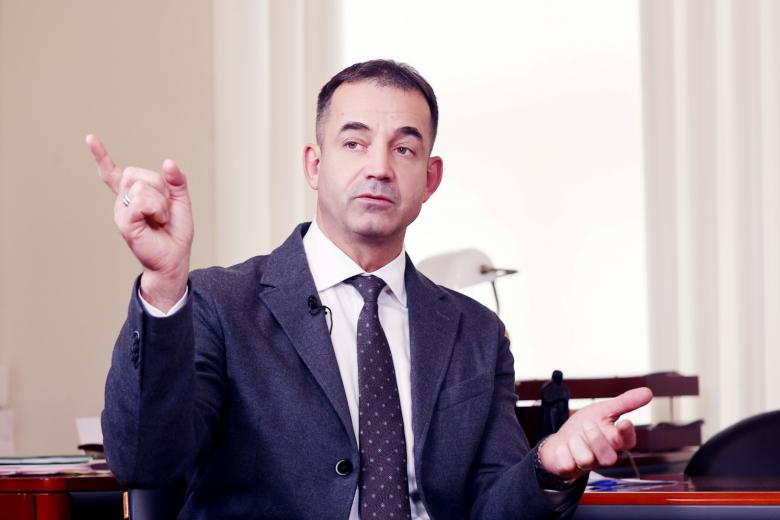 Дмитрий Певцов