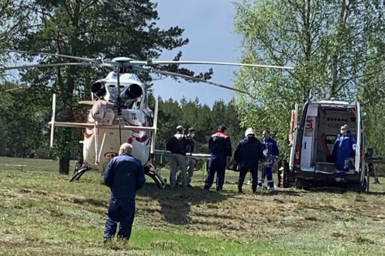 Фото с места взрыва автомобиля российского писателя Захара Прилепина