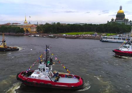 Вальс буксиров увидели жители Петербурга