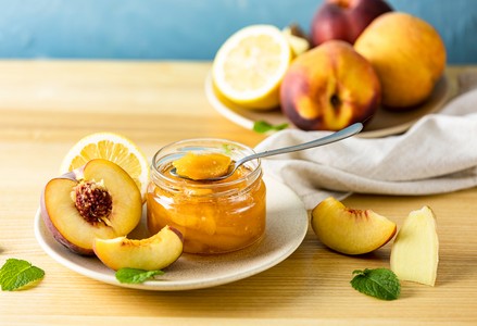 Тульская экзотика Толстого —  варенье с персиками и лимоном