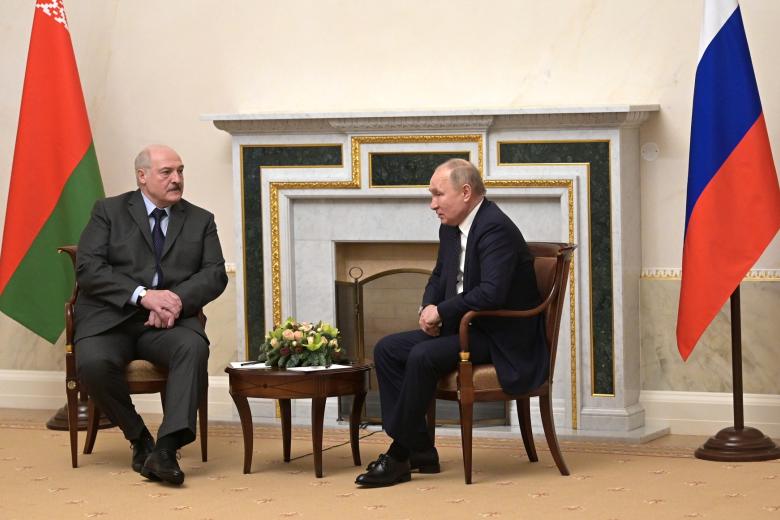 Президент РФ Владимир Путин с президентом Белоруссии Александром Лукашенко
