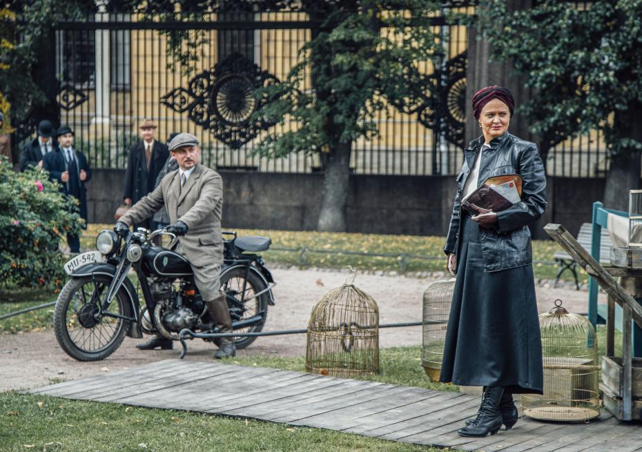 Кадр из сериала «Вертинский»