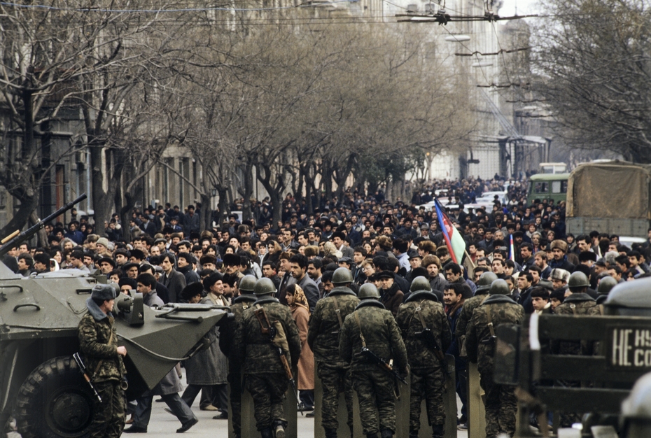 Введение чрезвычайного положения и ввод войск в Баку. Январь 1990 года. На улицах города