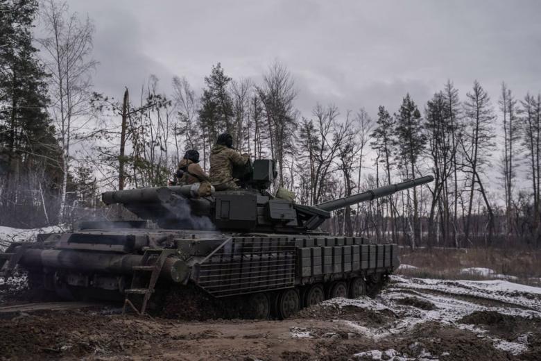 Военнослужащие вооруженных сил Украины в зоне боевых действий