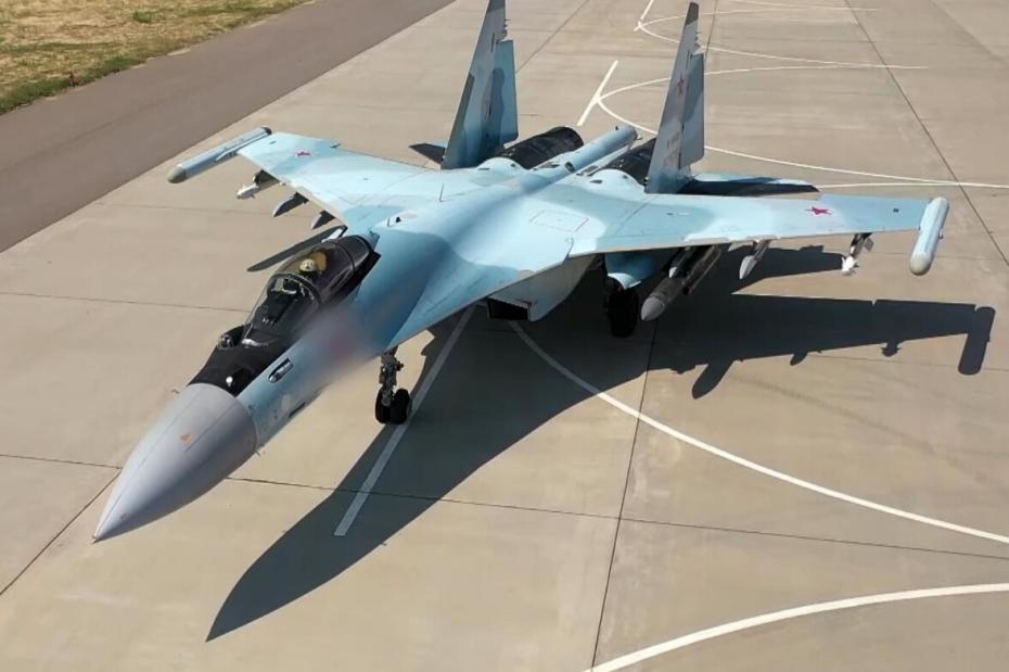 Истребитель Су-35
