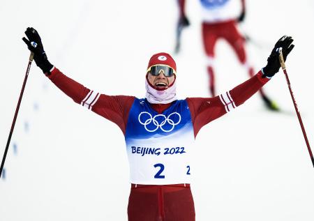 Большунов выиграл масс-старт и стал трёхкратным олимпийским чемпионом