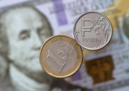 Экономист рассказал, когда укрепится рубль