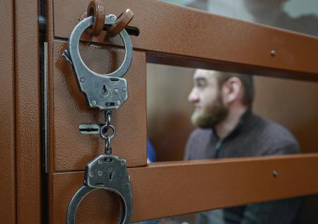 Суд снова рассмотрит ходатайство о продлении ареста экс-сенатору Арашукову 