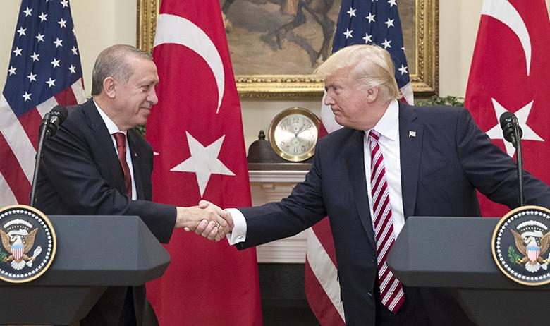 Американский лидер Дональд Трамп c турецким коллегой Реджепом Тайипом Эрдоганом