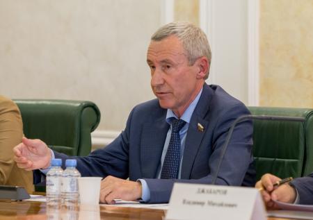 Климов: покинувшие РФ с началом СВО могут попасть под закон об иноагентах