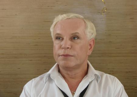 «Зритель верещал от восторга»: музыкальный критик о концертах Моисеева