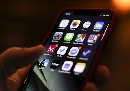 Apple отказалась от беспроводной зарядки