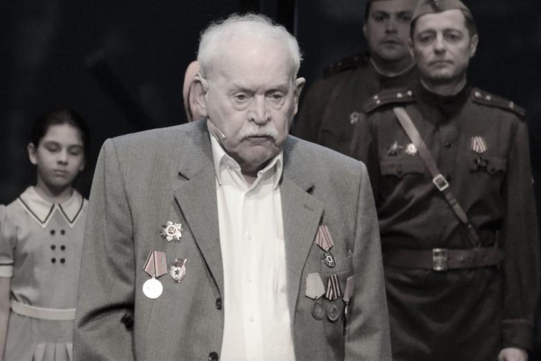 Александр Петров