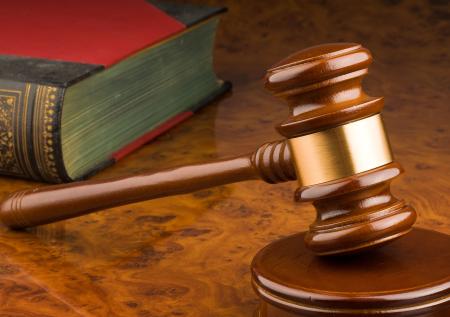 Суд оставил под арестом обвиняемого в разбое сотрудника ФСБ