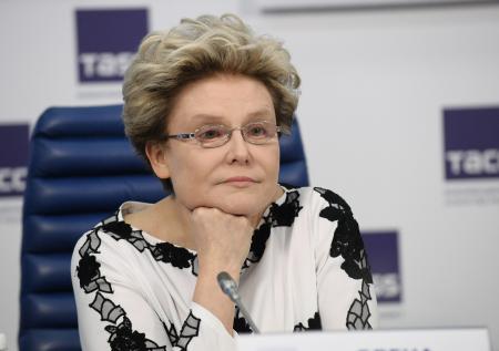 Первый канал прокомментировал слухи о закрытии программы Елены Малышевой