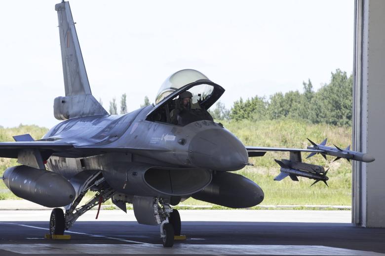 Истребитель F-16
