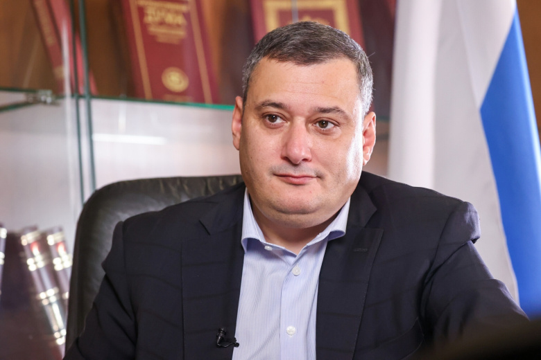 Александр Хинштейн