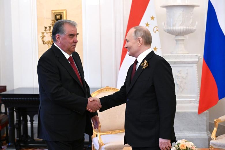 Эмомали Рахмон, Владимир Путин