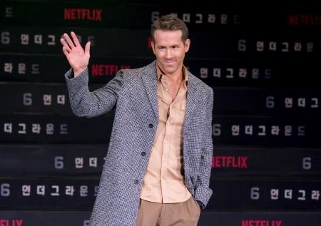 Netflix выпустит комедию с Райаном Рейнольдсом от сценариста «Крупной рыбы»