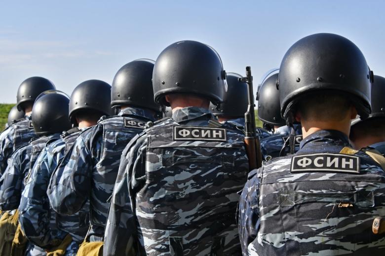 Сотрудники Федеральной службы исполнения наказаний России
