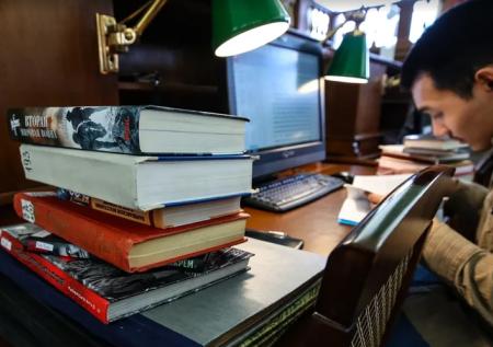 Сдать просроченные книги без санкций разрешили в «Библионочь»