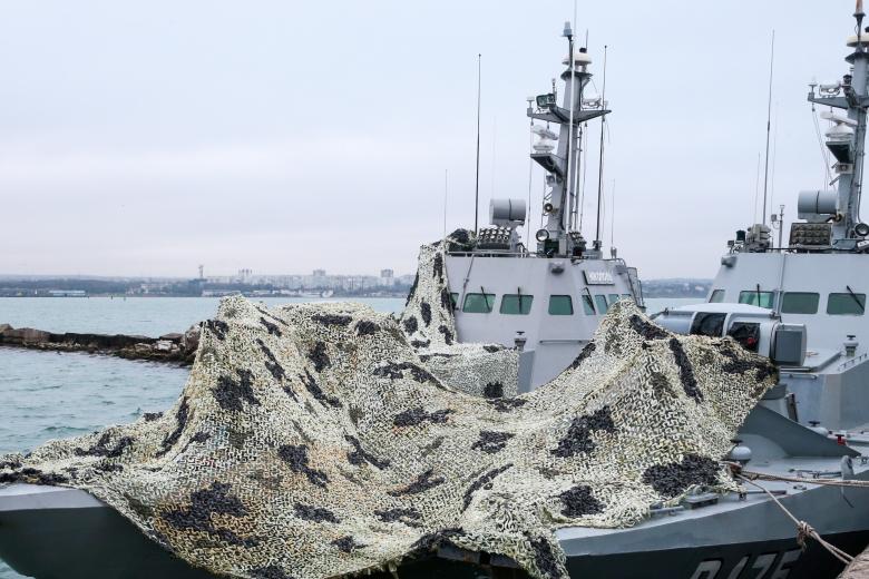 Корабли Военно-морских сил Украины артиллерийские катера «Никополь» и «Бердянск» (слева направо)