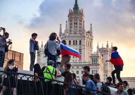 Более половины россиян полагают, что никак не влияют на события в стране