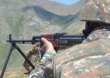 Минобороны Армении сообщило о ранении военного на границе с Азербайджаном