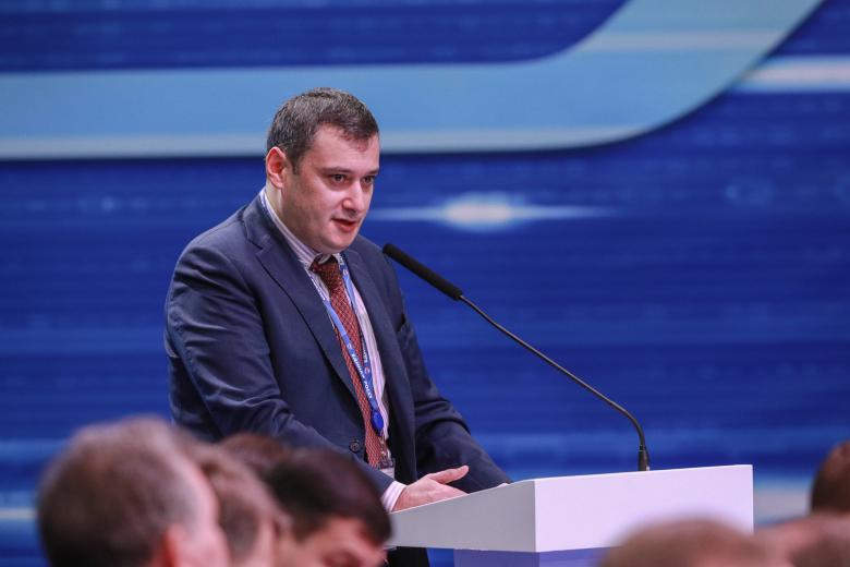 Александр Хинштейн