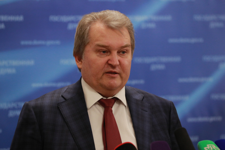 Михаил Емельянов